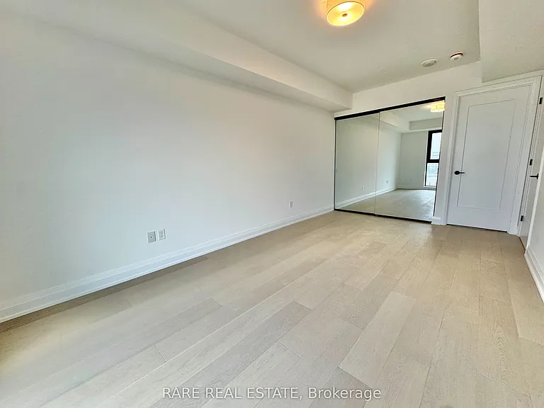 505 Glencairn Ave #319 — Photo 10