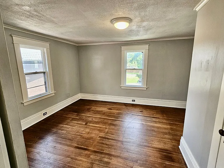 911 Weschler Ave #2 — Photo 6