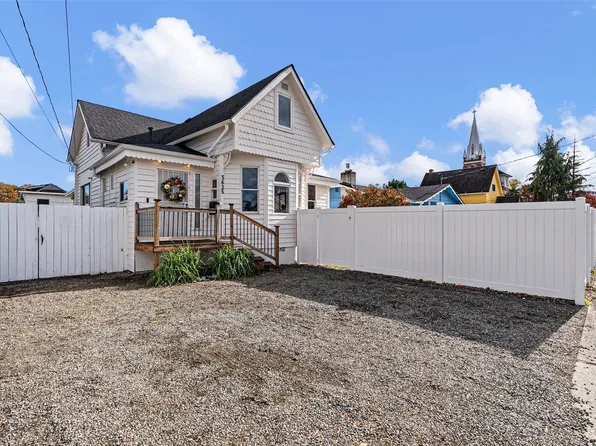 5625 S Warner Street, Tacoma, WA 98409
