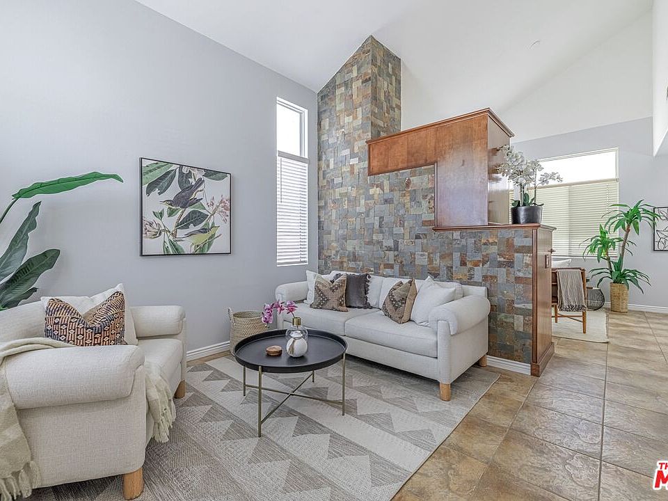 1st image of 23831 Foxwood Ct