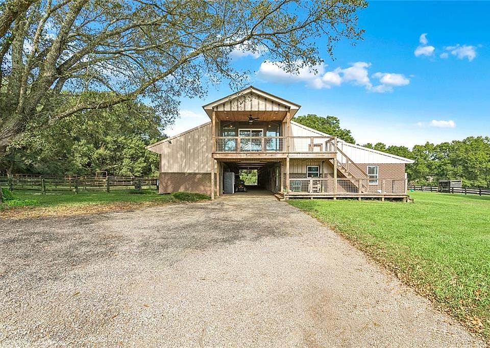 1st image of 20 Green Hills Dr