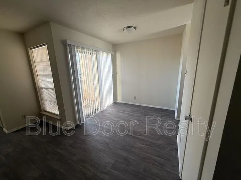 4601 Carlisle Blvd NE #H1 — Photo 8