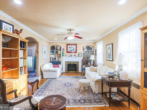 3820 Menlo Dr, Baltimore, MD 21215