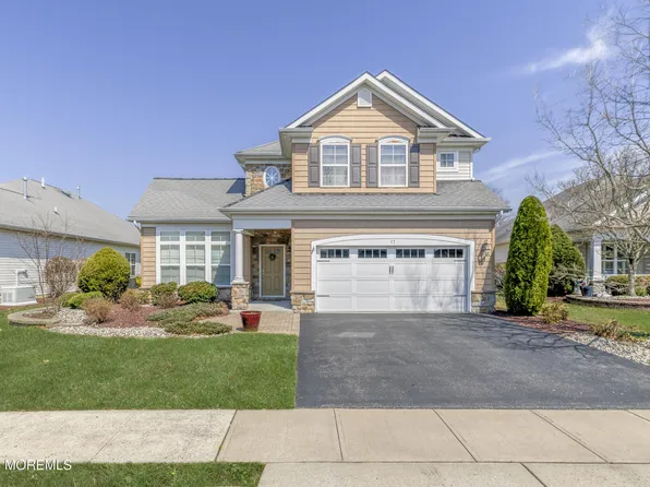 17 E Sagamore Drive, Farmingdale, NJ 07727