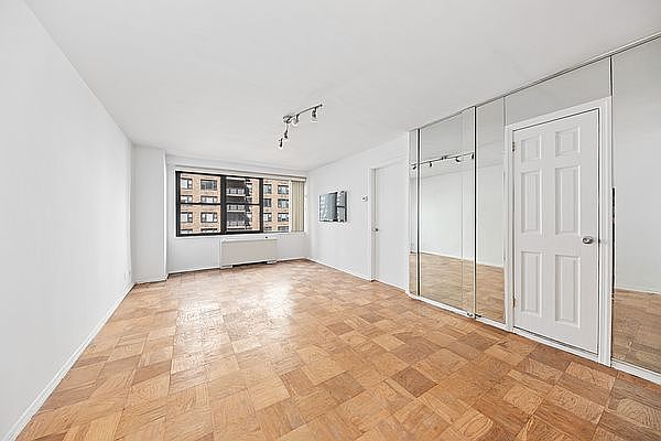 1st image of 305 E 40th St #9G