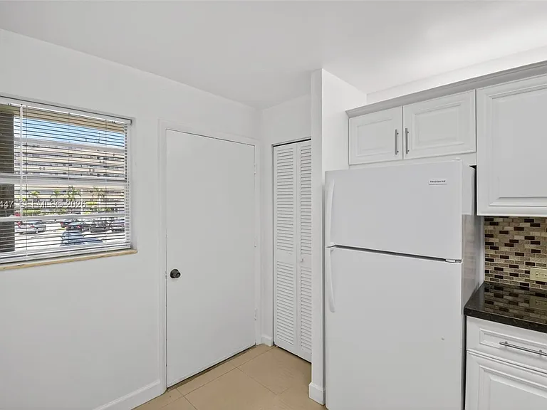 1710 NE 191st St #206 — Photo 17