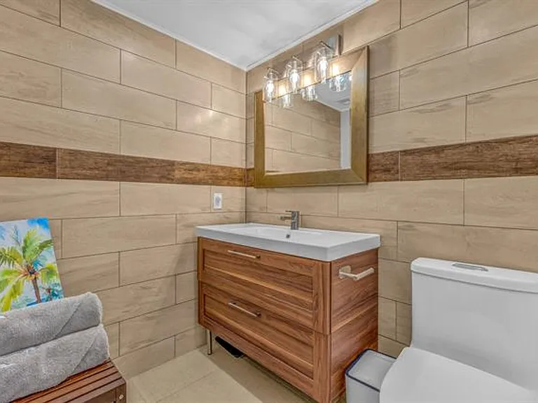 7601 E Treasure Dr #416 — Photo 21
