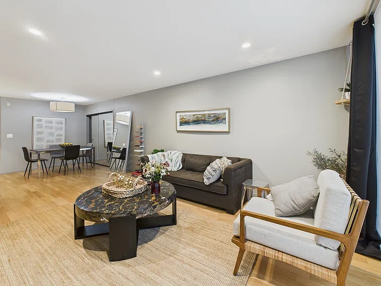 888 Hilgard — Photo 35