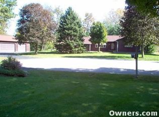 10 Chrisop Ct, Colona, IL 61241
