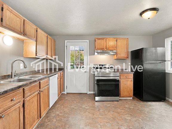 5th image of 944 Higbee Dr S