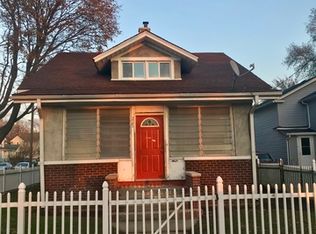 225 Beach St, Aurora, IL 60505