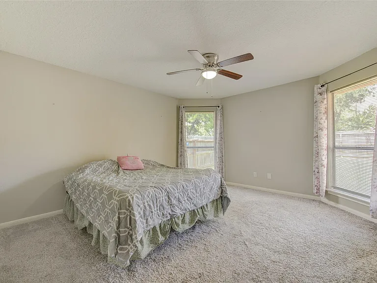 7302 Greenwood Point Dr — Photo 25