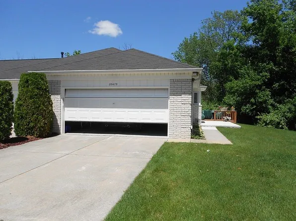 20475 Palms Dr, Clinton Township, MI 48036