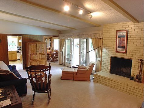 4th image of 974 Kent Dr
