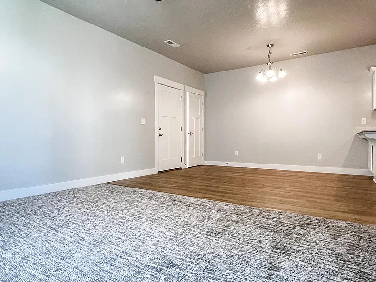 1806 W Newcastle Ln #202 — Photo 11