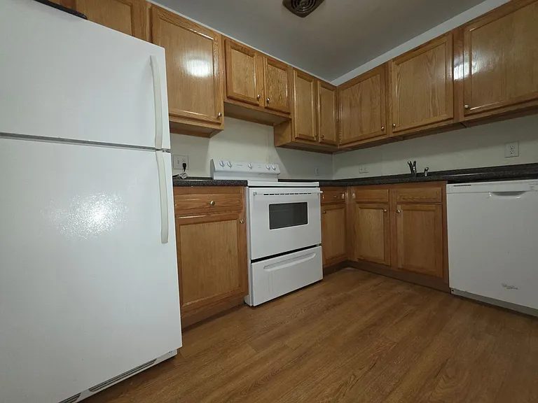 310 Tappan St #2E — Photo 15
