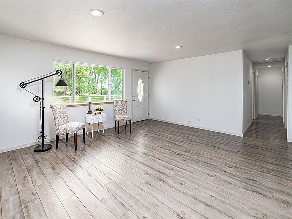 4th image of 7220 Crystal Blvd