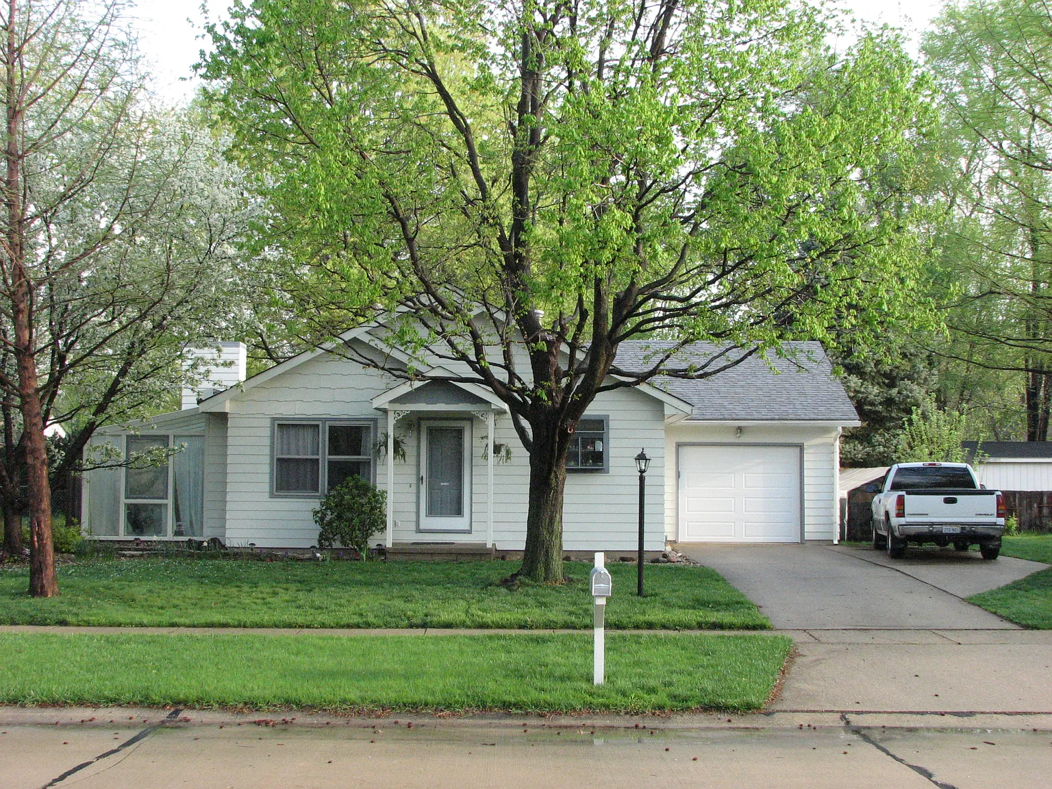 2608 Arden Dr photo 1