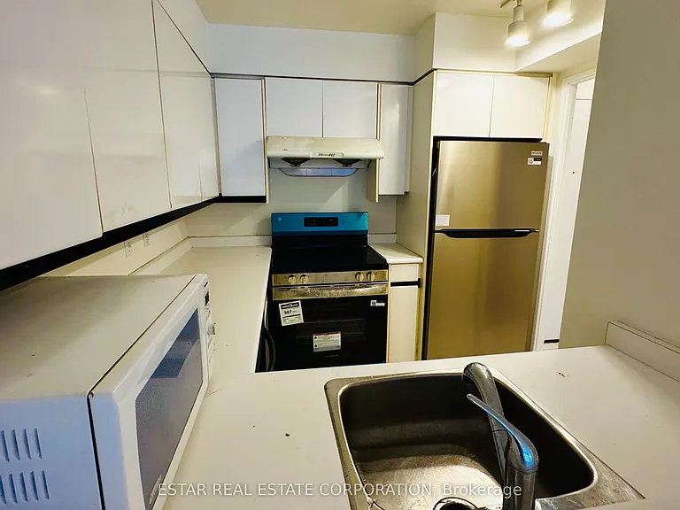 7 Carlton St #1101 — Photo 10