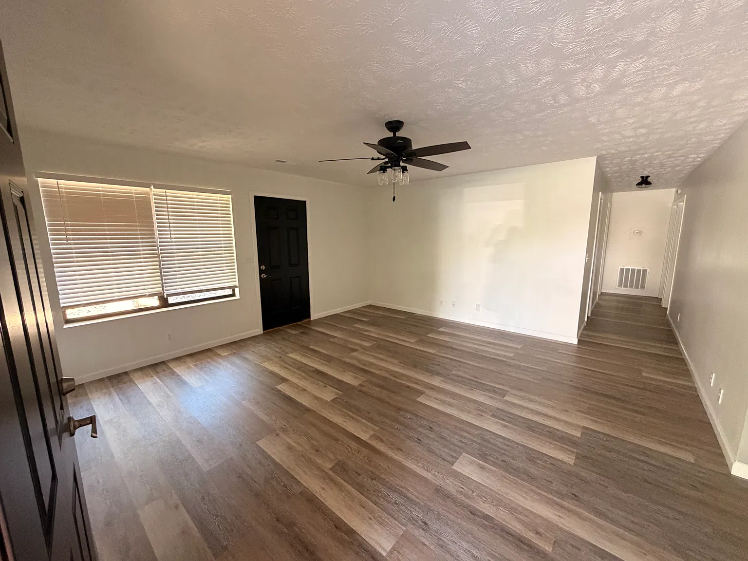 2 bed, 1010 sqft, $1,700 — Photo 1