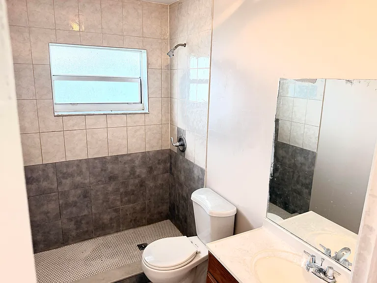 245 NW 12th Ct #1-4 — Photo 5