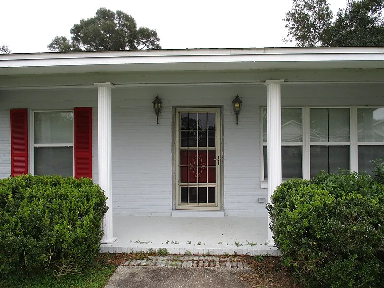 1604 Gary Ave — Photo 5