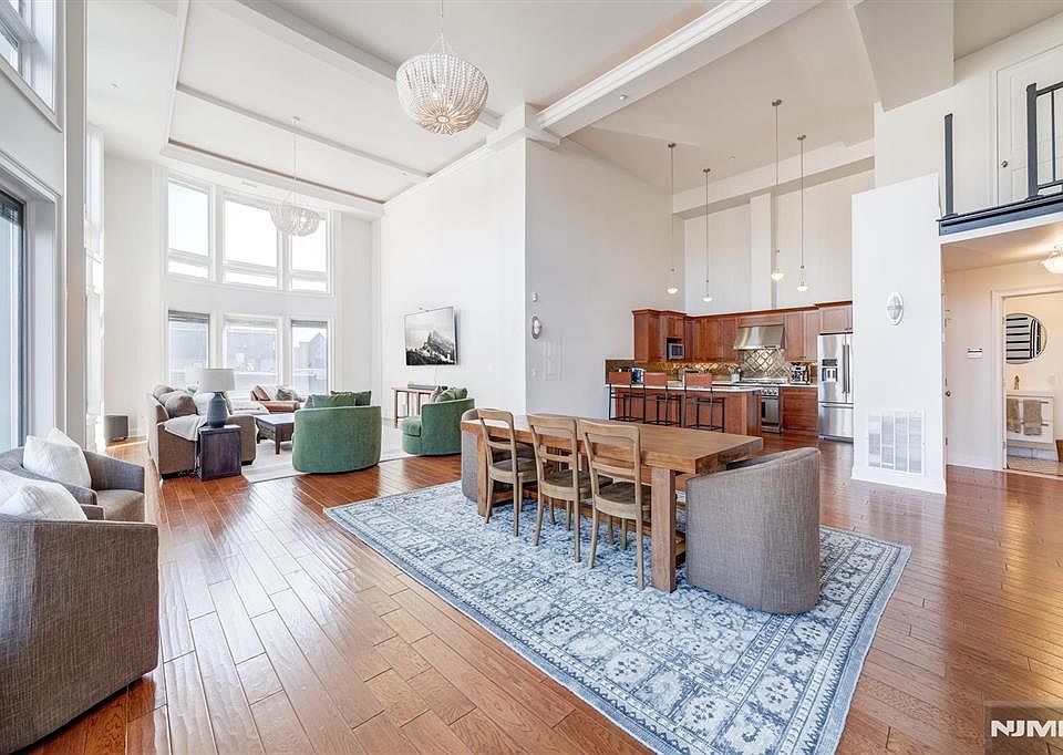 1st image of 119 Walnut St #C0010