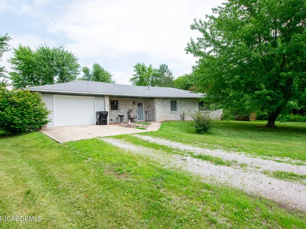 498 Hunter Ln, Holts Summit, MO 65043