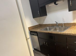 1039 5th St APT 1, West Des Moines, IA 50265
