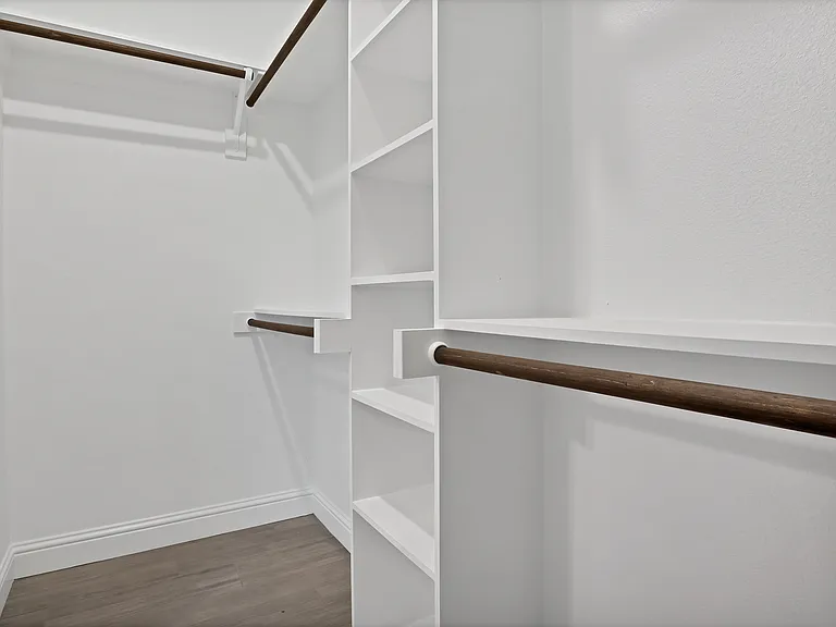 5618 Barkridge Dr — Photo 18