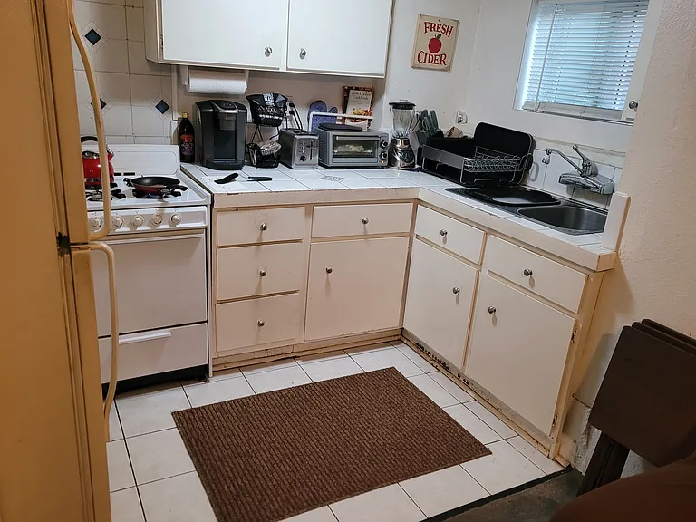1227 Oak Grove Dr #1 — Photo 7