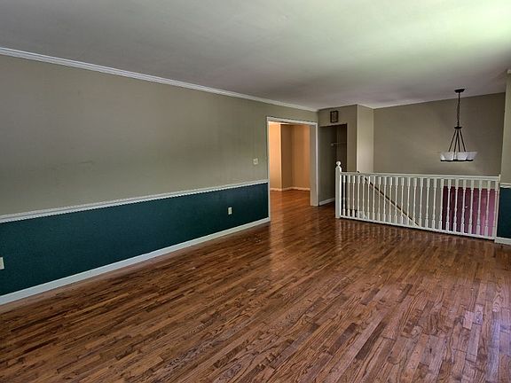 3rd image of 713 Stuffle St