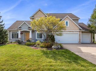 8209 Park West Dr, Jenison, MI 49428