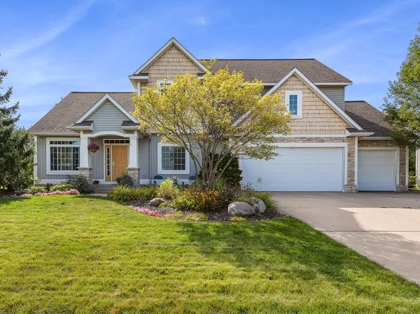 8209 Park West Dr, Jenison, MI 49428