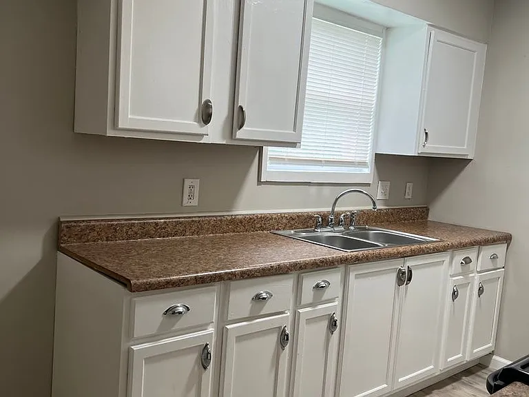 6028 Laurel Hall Dr — Photo 32
