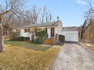 18 Kendall Dr, Ringwood Boro, NJ 07456