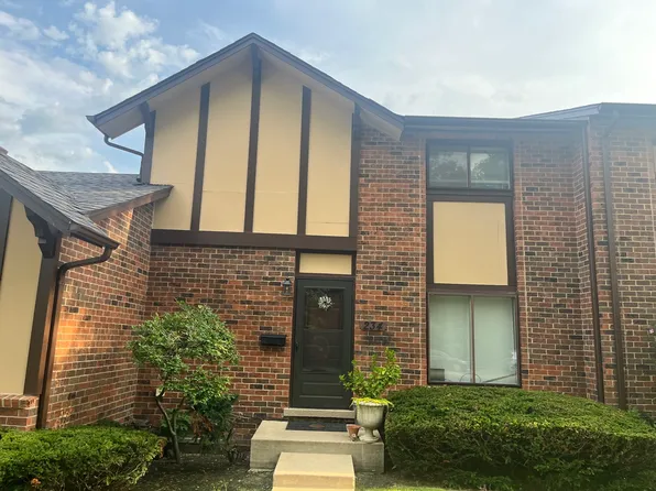 18W234 16th St, Villa Park, IL 60181