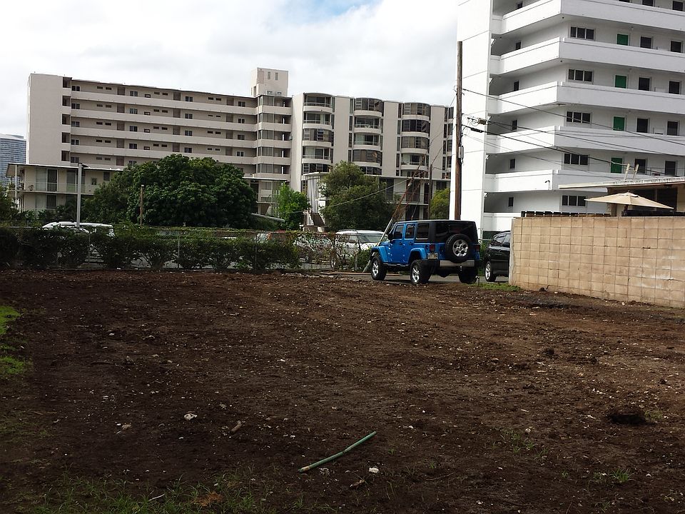 2nd image of 1531 Kewalo St APT D