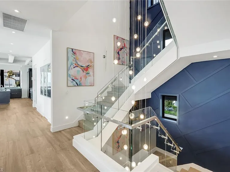 103 Saint Lucia Ln — Photo 29