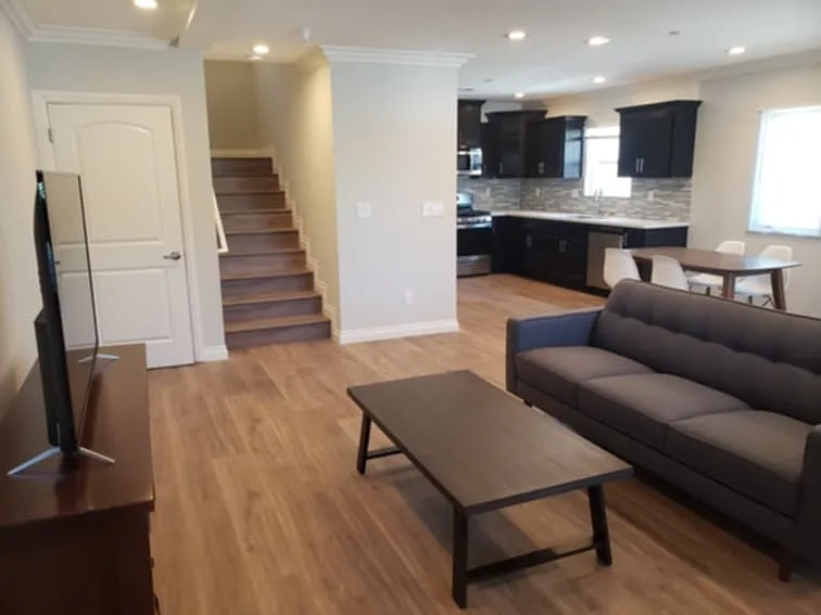 5 bed, 1850 sqft, $1,399 — Photo 2
