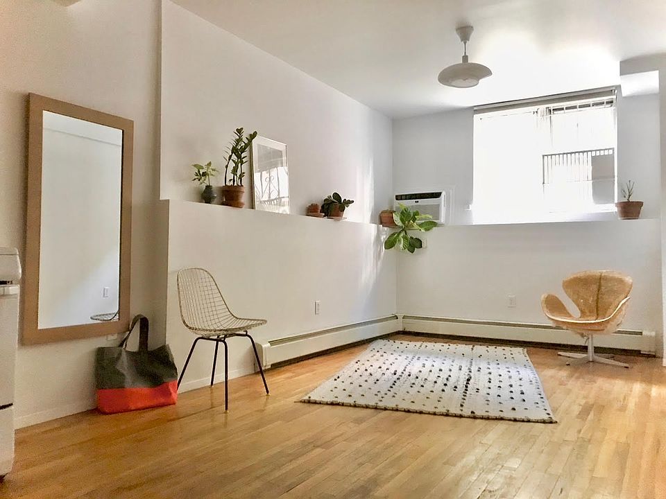 1st image of 103 E 10th St APT 1A