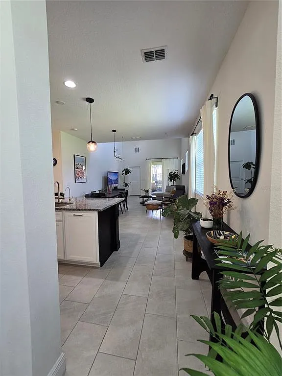 3 bed, 2.5 bath, 1913 sqft, $2,900 — Photo 4