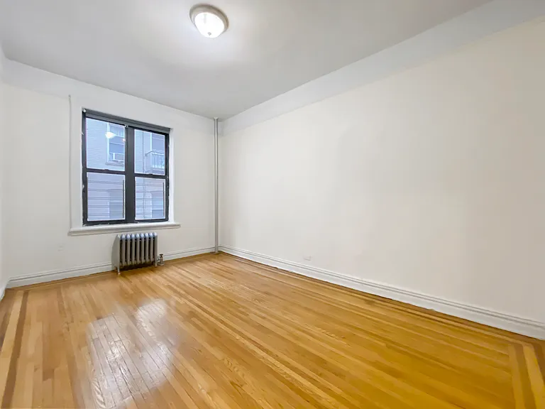 555 Fort Washington Ave #2EE — Photo 6