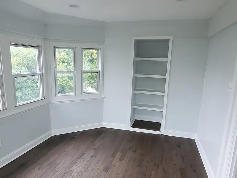 602 Washington Ln #3 — Photo 8