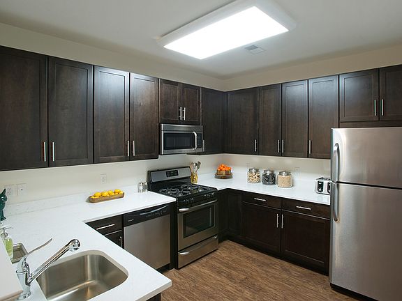 2nd image of 101 Drake Dr #B63df96ab