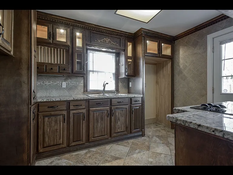 1143 Kirkland Ave #B — Photo 6