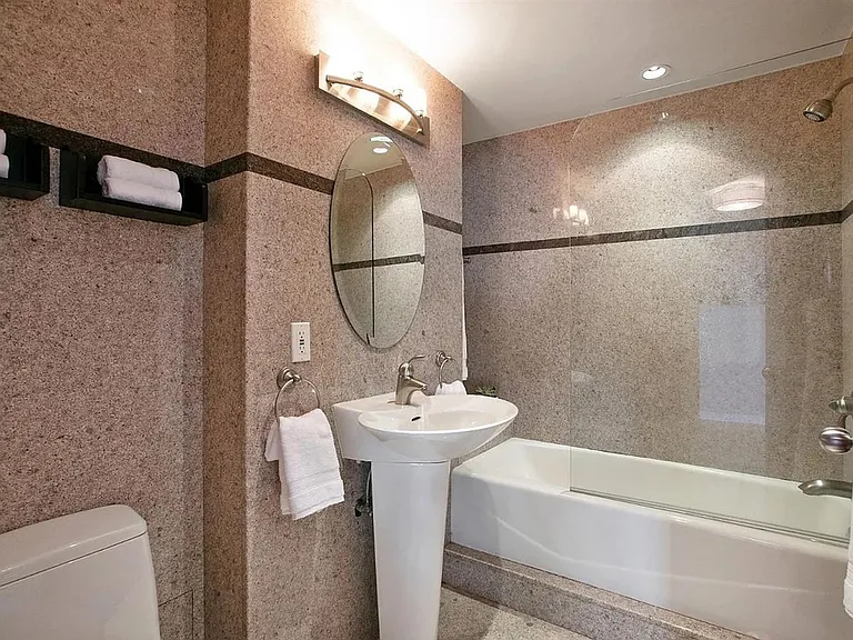 1050 N Point St #1603 — Photo 15