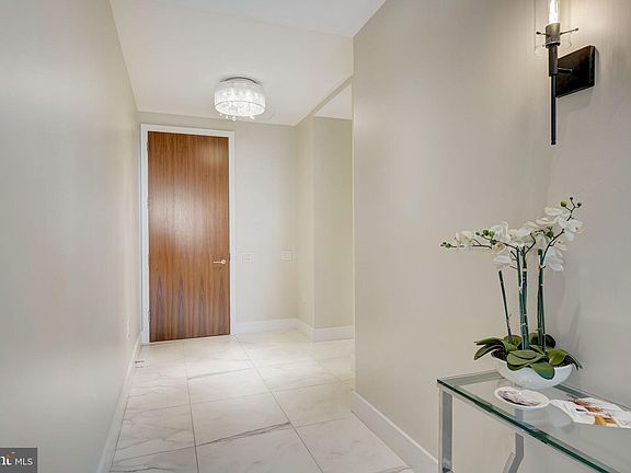 4th image of 500 Walnut St Unit 601