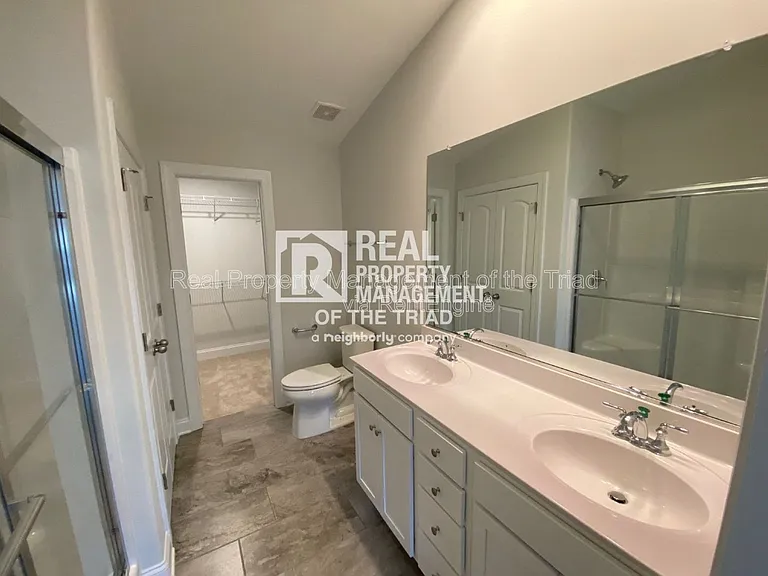 4332 Holstein Dr — Photo 4