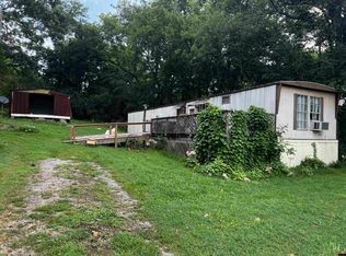 114 Main St, Norfork, AR 72658